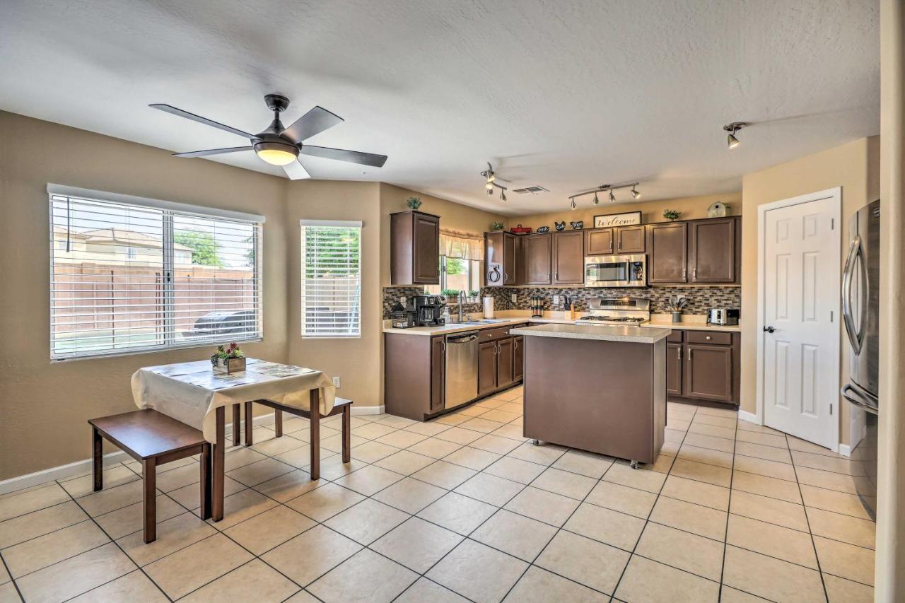 Dreamy El Mirage Oasis Less Than 12 Mi To Golf And Hike Exterior photo