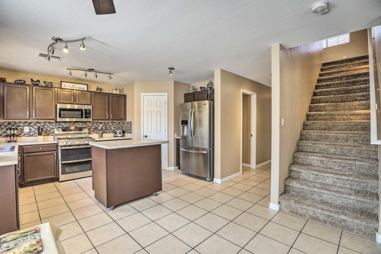 Dreamy El Mirage Oasis Less Than 12 Mi To Golf And Hike Exterior photo